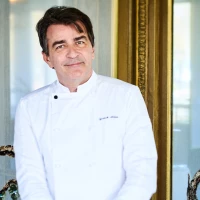 Yannick Alléno, Chef étoilé, Groupe Yannick Alléno